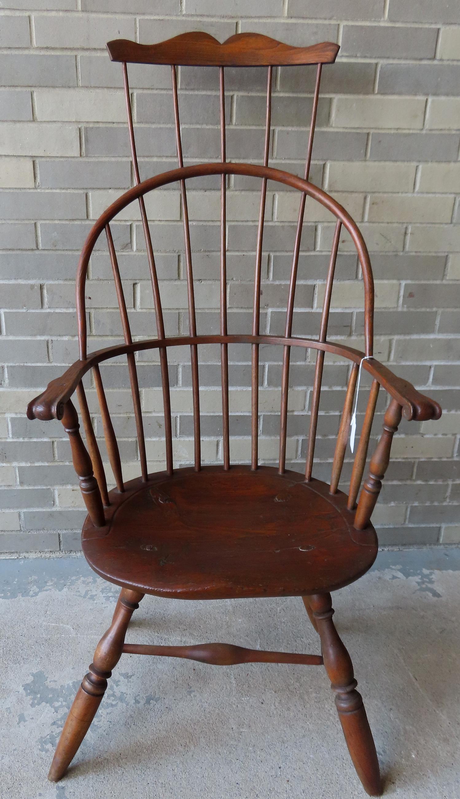 A comb-back Windsor chair with knuckle arms and saddle (1 of 6)
