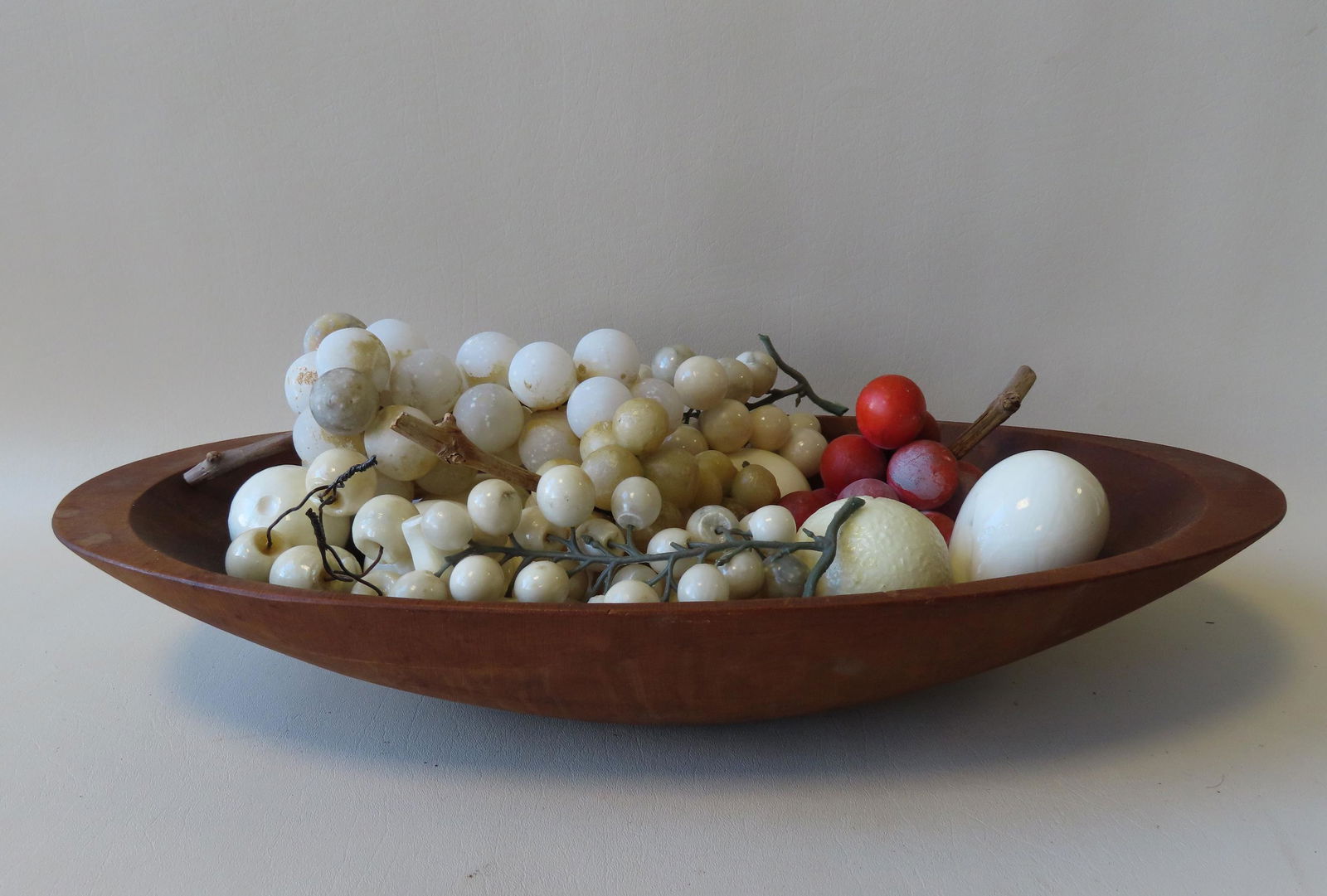 A grouping of 18 pieces of stone fruit sold with a (1 of 5)