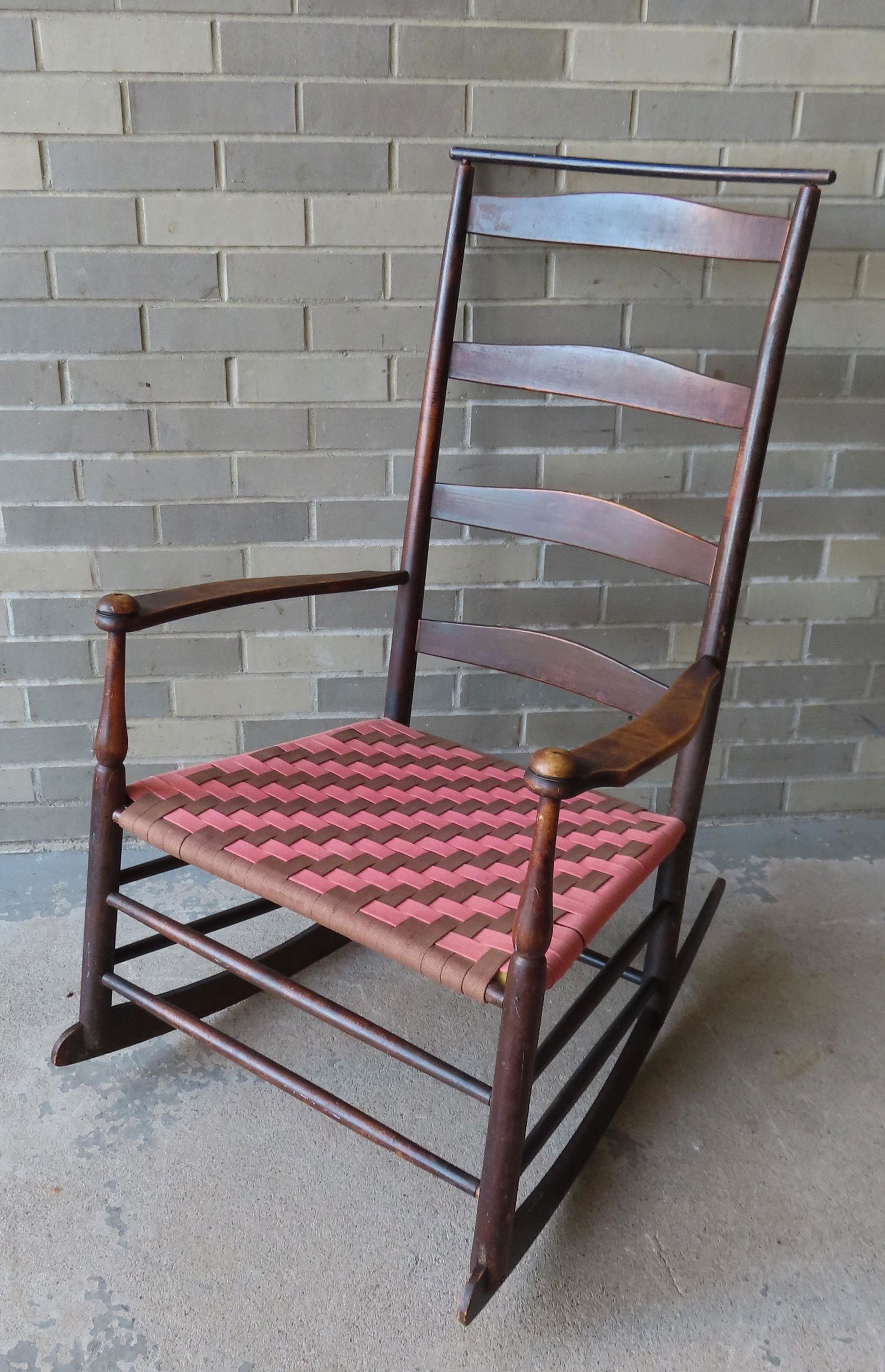 Shaker production rocker with arms, 4 back slats and (1 of 6)