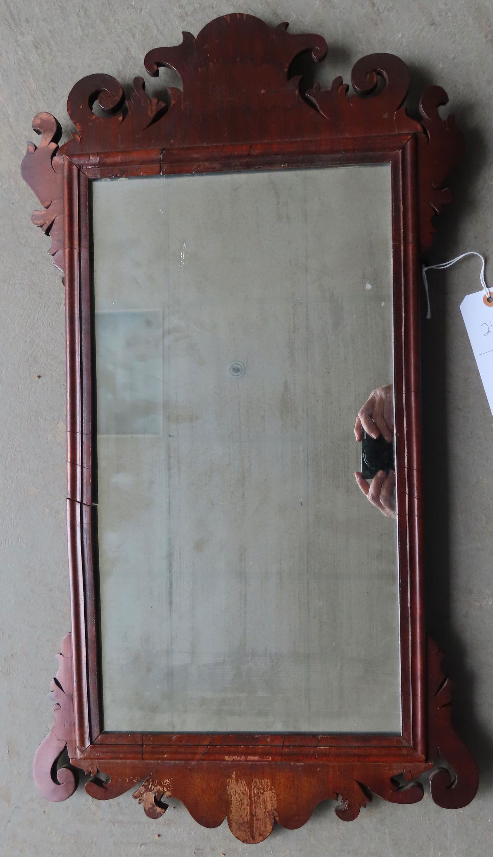 Chippendale mahogany wall mirror. Some wood separations (1 of 5)