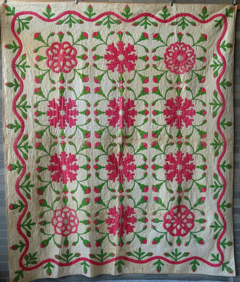 A green and red Rose Of Sharon pattern applique quilt (1 of 12)