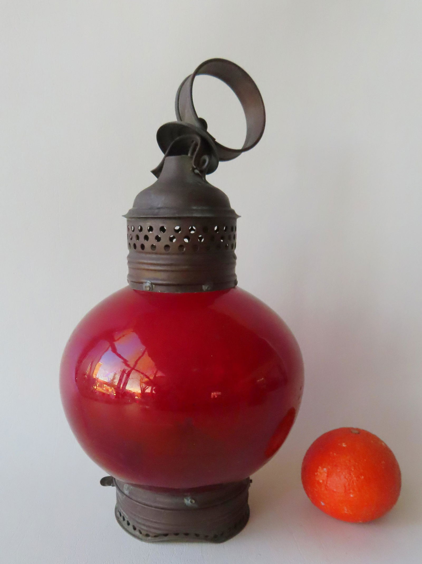 An onion lantern lighting device with burner and (1 of 6)