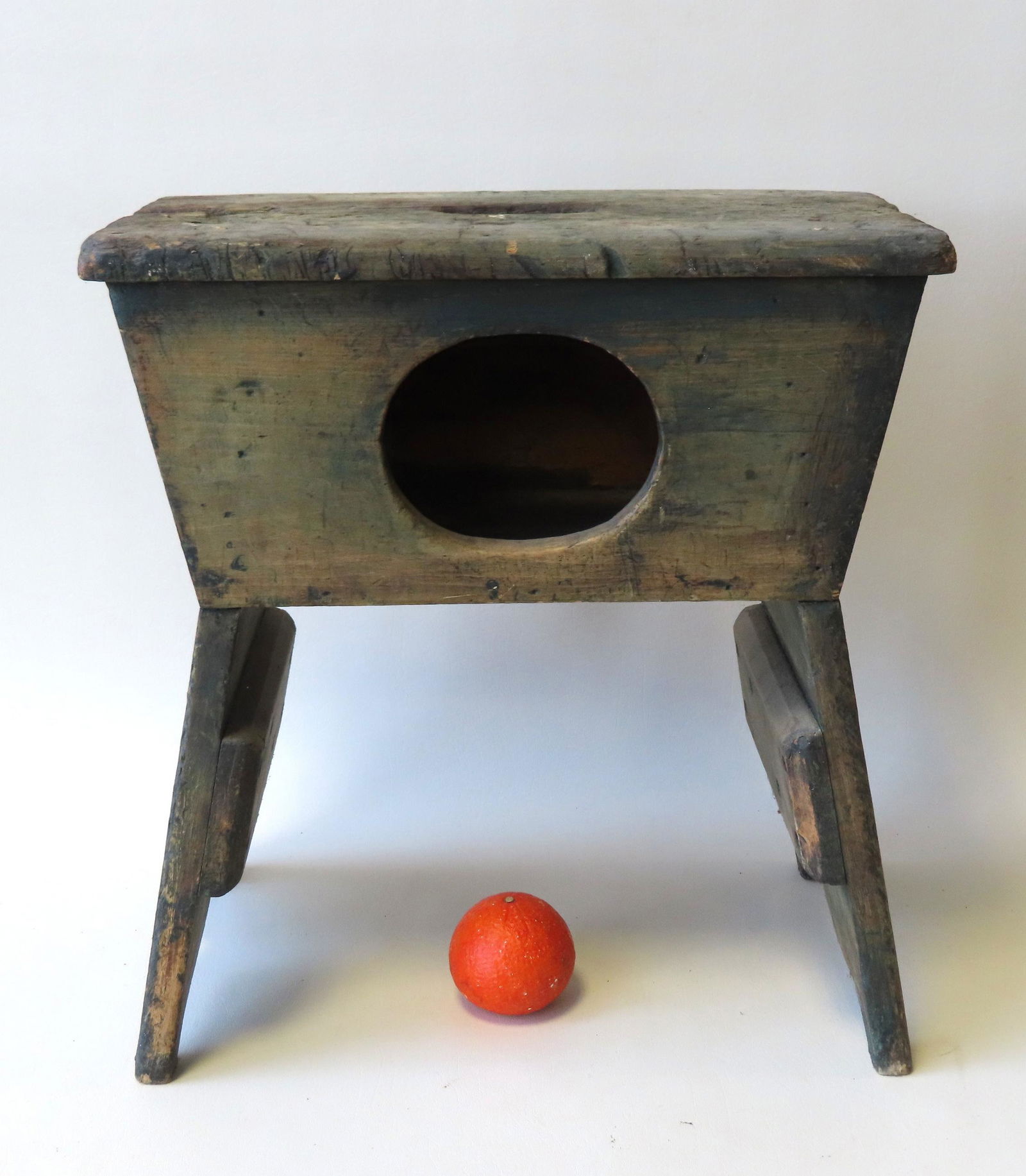 A primitive cricket stool with hand carrier cut into (1 of 6)
