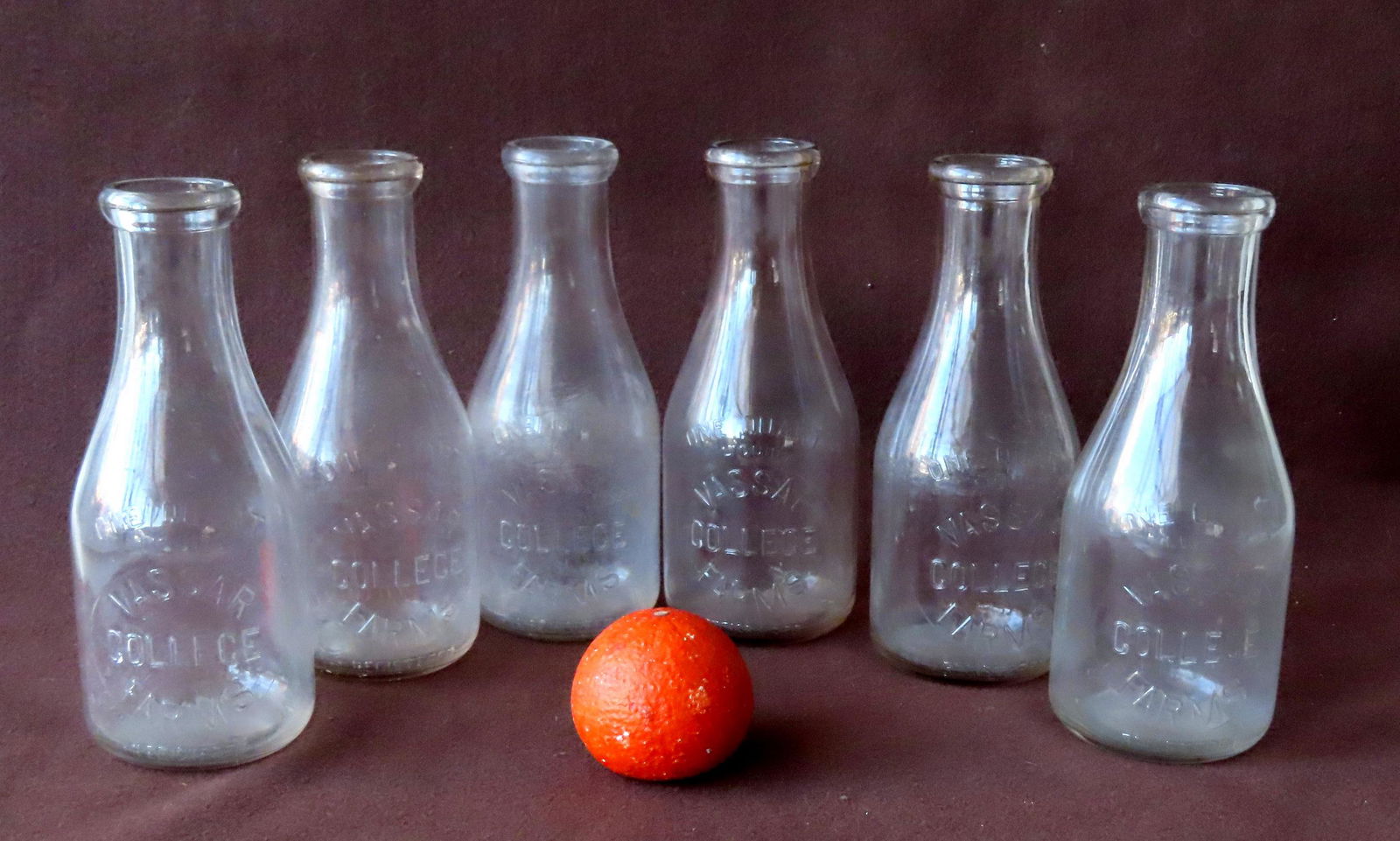 Grouping of 6 "VASSAR COLLEGE FARMS"  1 quart milk (1 of 5)