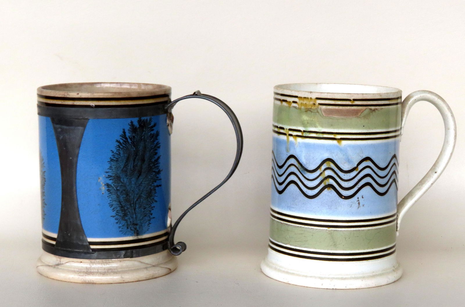 Two 19th century mocha mugs. The first with seaweed decoration on a blue ground - the porcelain (1 of 11)