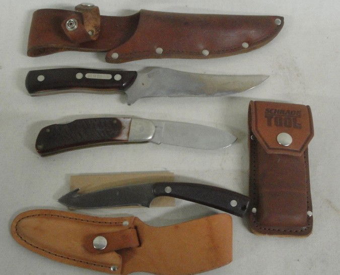 Collection of four Schrade knives inc. Old Timer h: Collection of four Schrade knives inc. Old Timer hunting knife