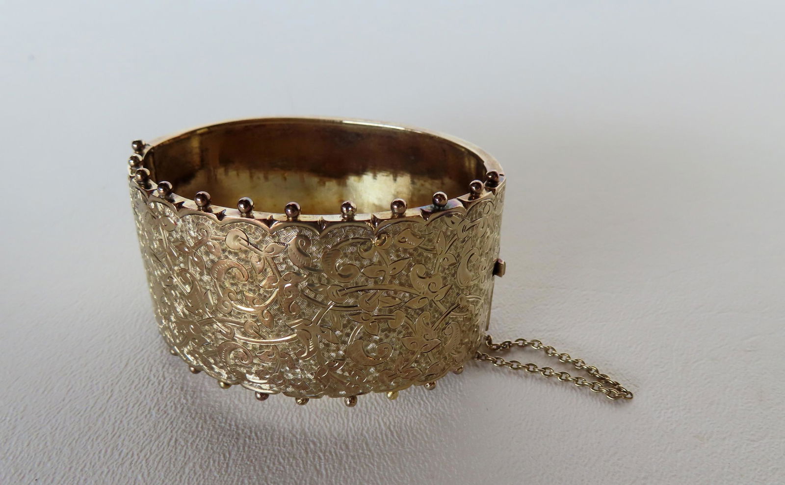 Antique â€œwarranted standard silverâ€ (.900 silver) hinged, etched bracelet. Very good condition. (1 of 3)
