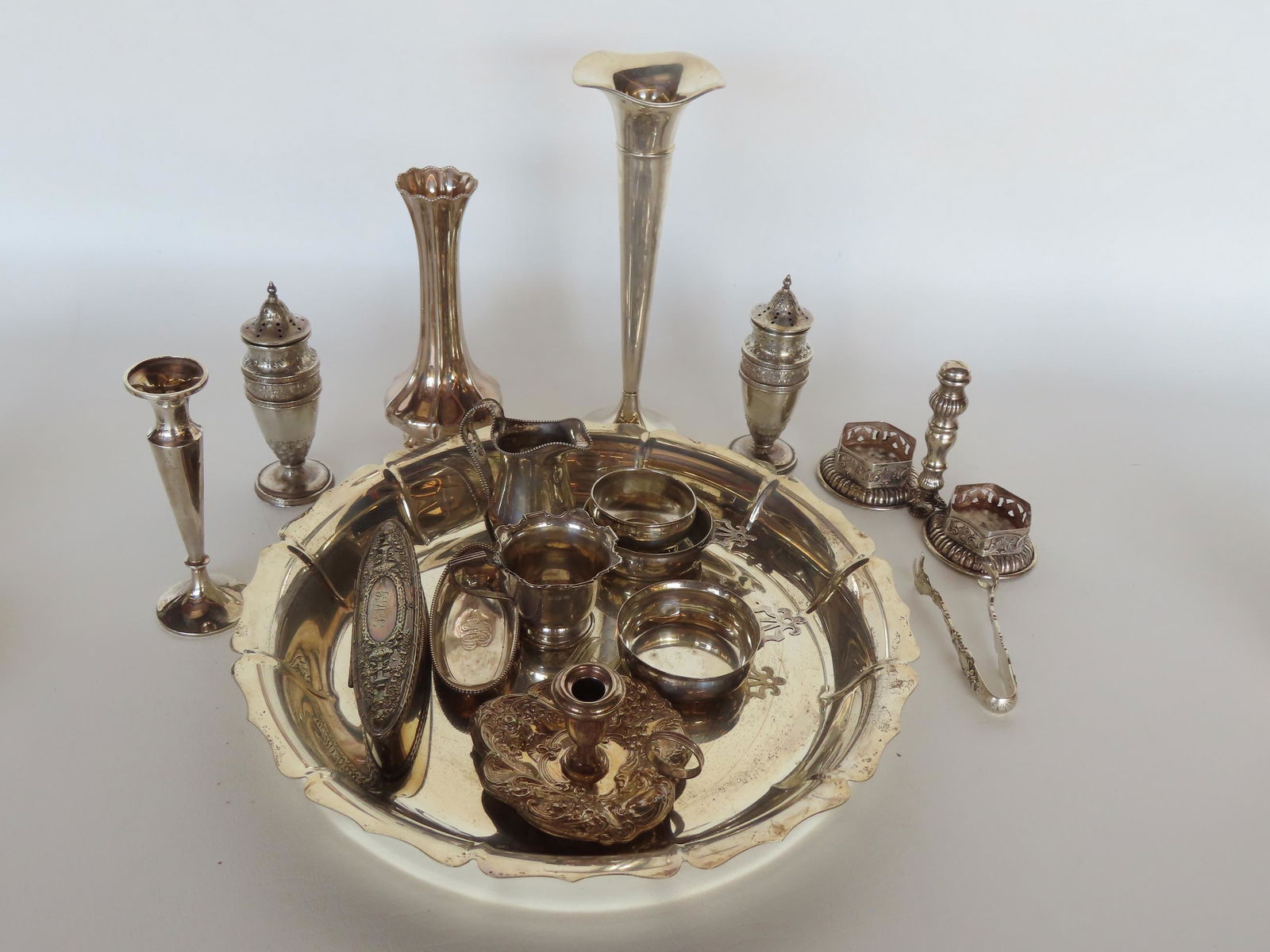 Large grouping of sterling silver accessories, 19th and 20th century, most in very good condition. (1 of 4)