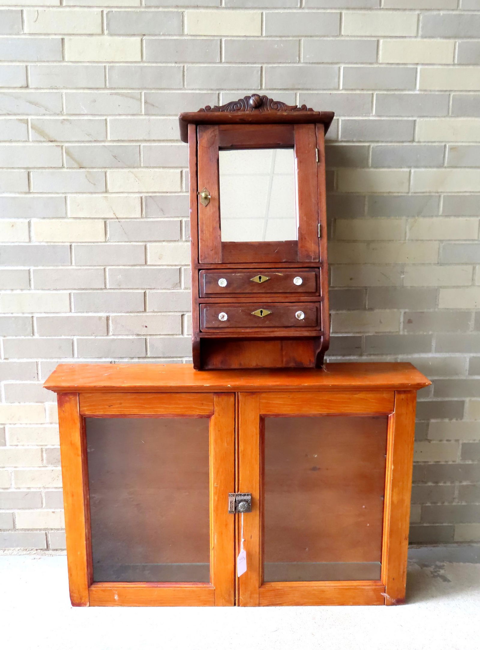Two hanging wall cupboards. 1) A 2 door cupboard with glass doors, late 19th to early 20th century - (1 of 8)
