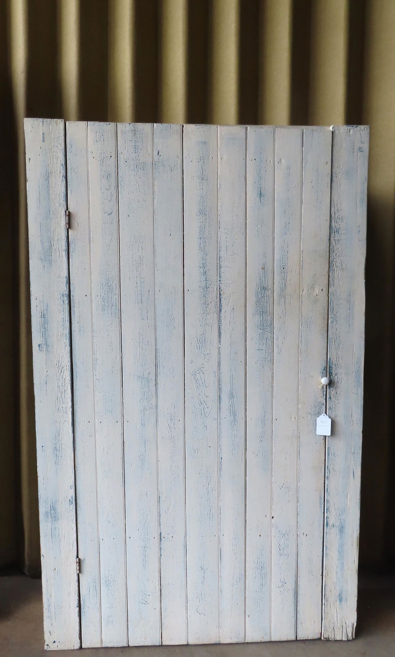 A primitive single door pantry cupboard, white over blue - good condition, late 19th century. (1 of 7)