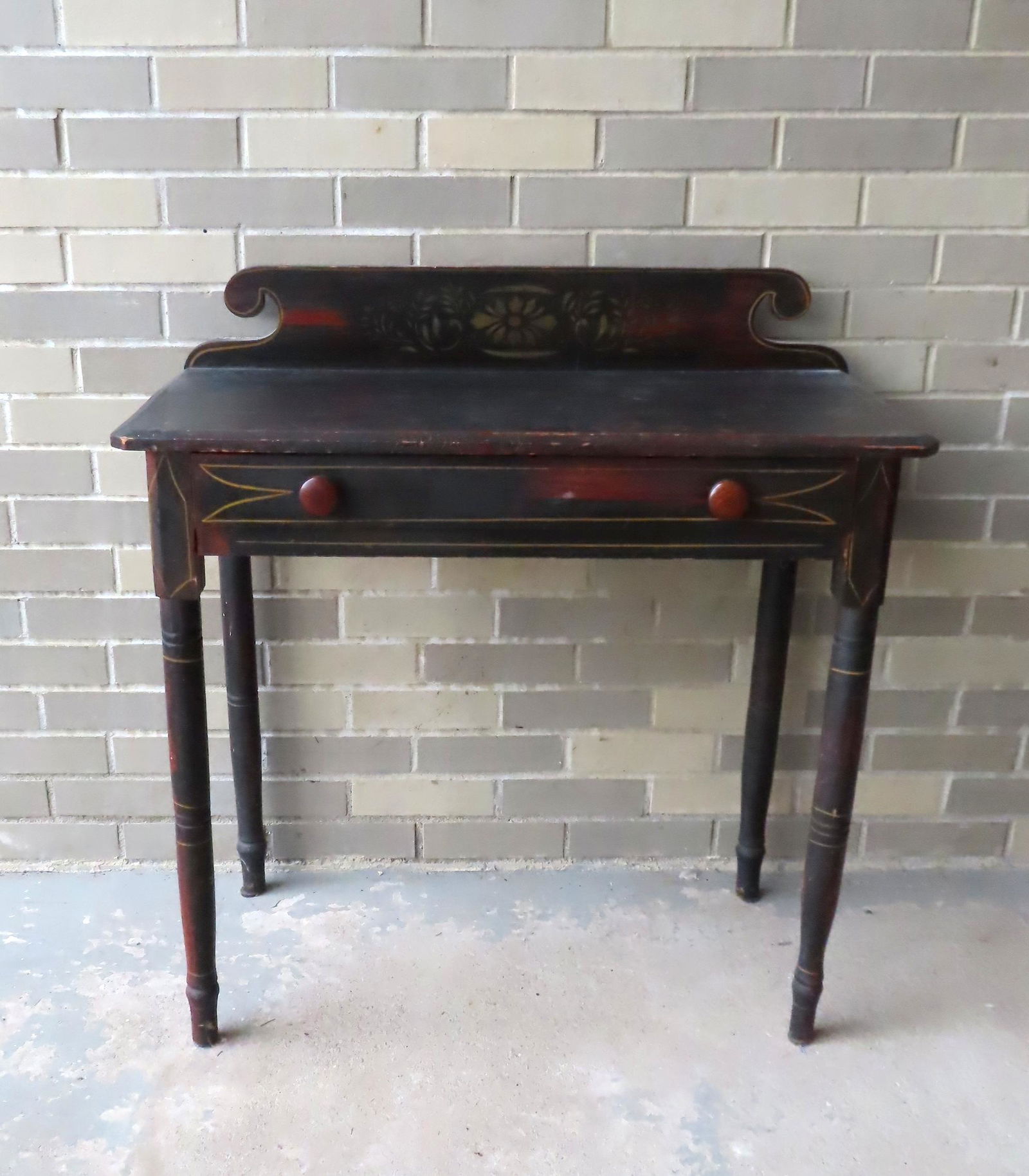 A grain painted country dressing table with shaped backsplash with stenciling - pin striping (1 of 7)