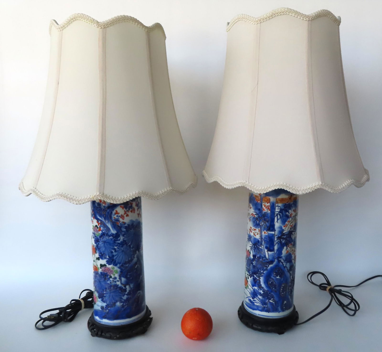 Two beautiful hand painted oriental table lamps with silk shades. The lamps early to mid 20th (1 of 10)