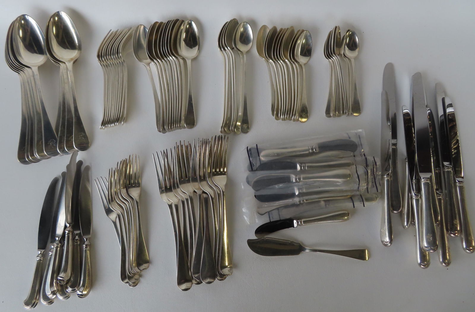 A sterling silver flatware set consisting of 118 pieces, with "S" monogram on most pieces - unknown (1 of 20)