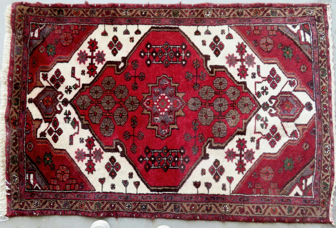 An oriental scatter rug, early to mid 20th century, measuring  3'  4" x 5'  2" - very good (1 of 5)