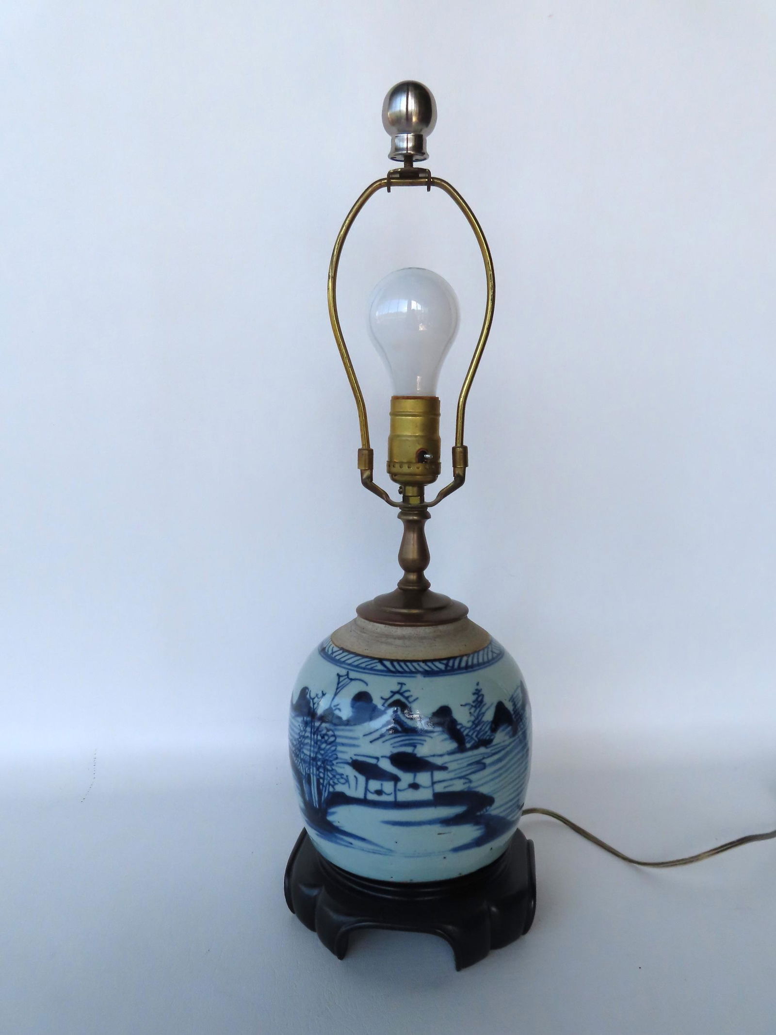 A Chinese ginger jar converted to lamp, 19th century (1 of 4)