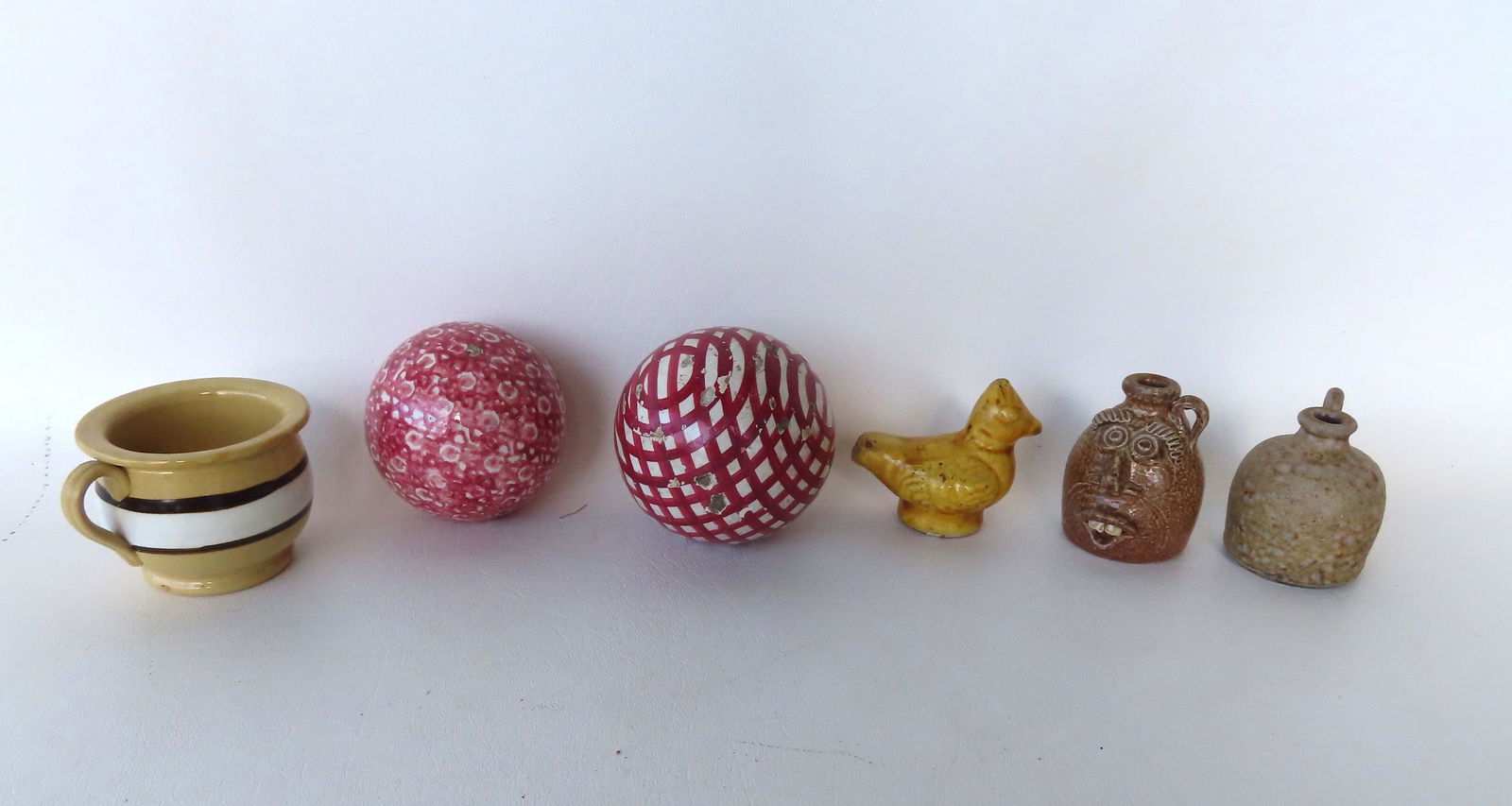 Grouping of country collectibles (1 of 10)