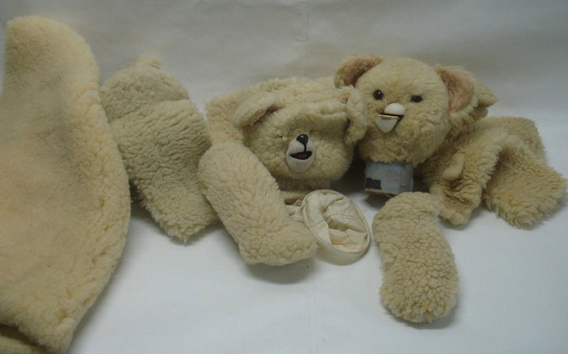 Large lot of Snuggles the Bear parts, most mechani: Large lot of Snuggles the Bear parts, most mechanical puppets & battery operated - These were designed by Kermit Love to be used in the Snuggles Fabric Softner commercial.