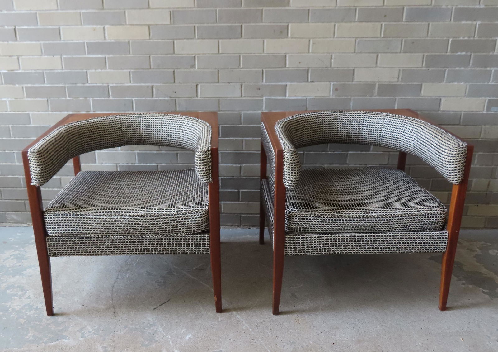 A pair of mid-century modern lounge chairs attributed to Jon Van Koert, with unusual horse-shoe (1 of 13)