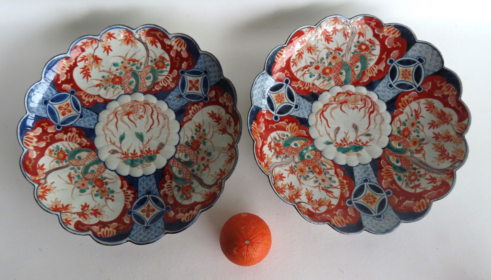 Two Imari chargers with scalloped edges, late 19th to early 20th century. One with tight hairline (1 of 5)