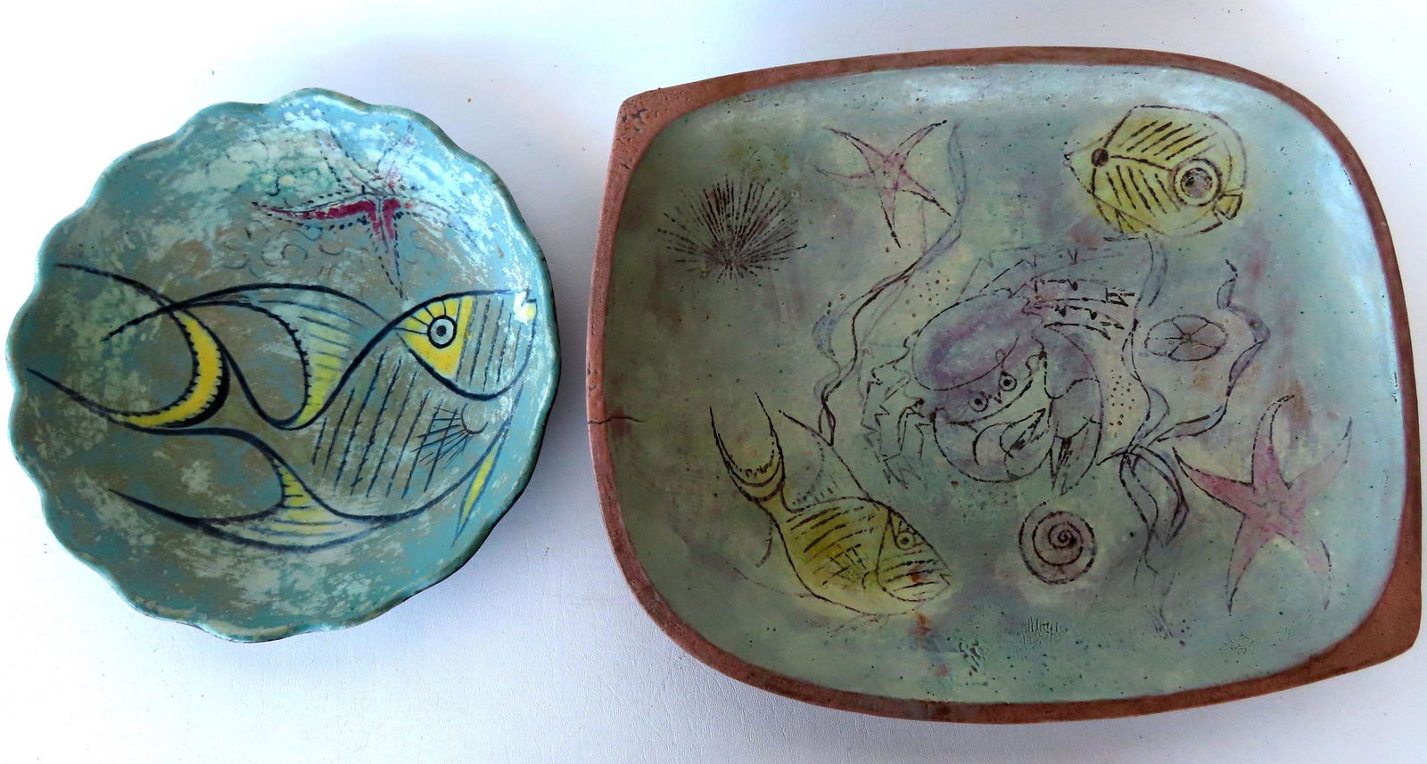 Walter Addison, New York, 1914-1982. Two mid-century modern hand painted terra cotta serving plates (1 of 7)
