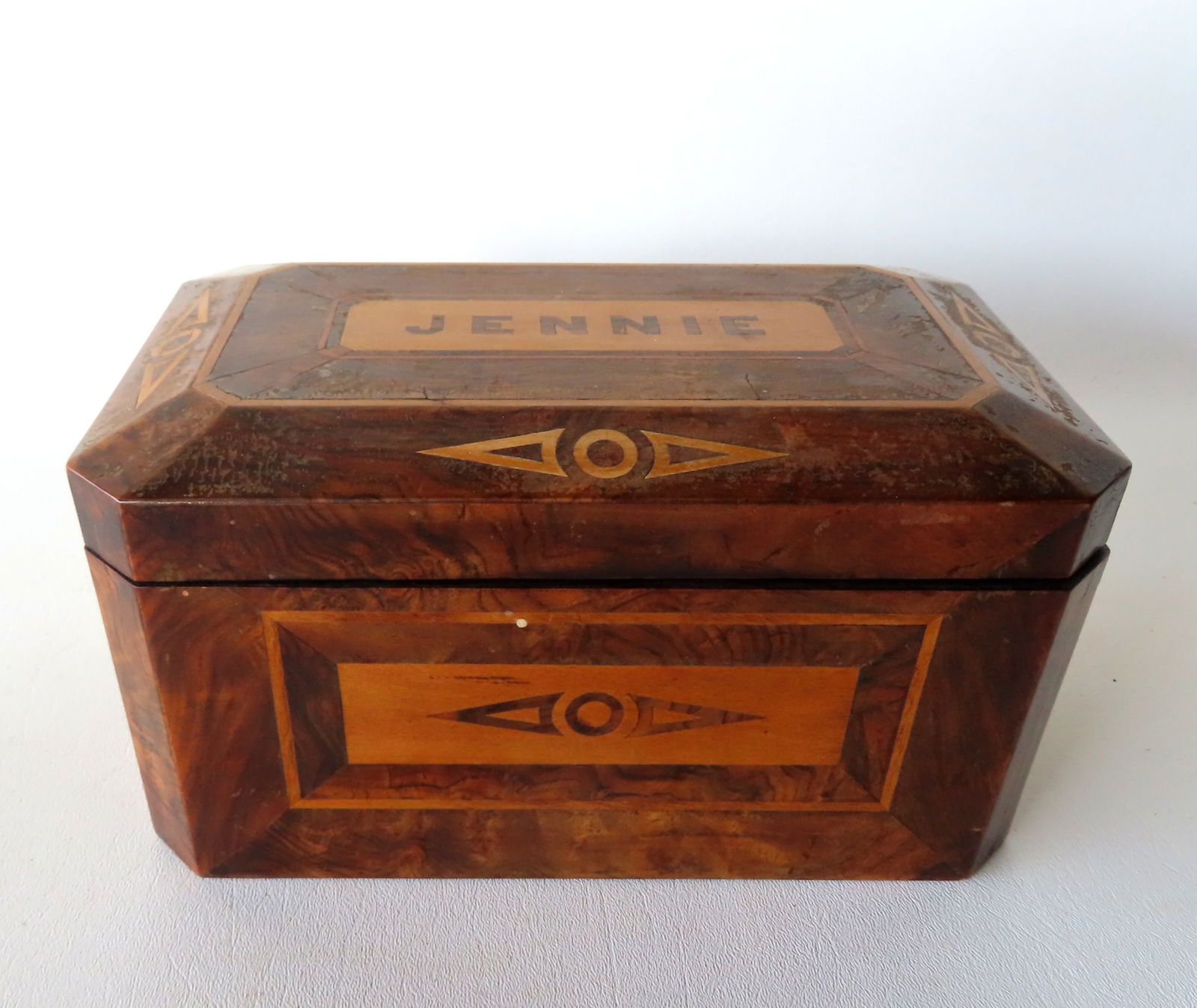 A very fine mahogany ladies keepsake box with a satin fabric interior, inlay lid marked "JENNIE", (1 of 9)