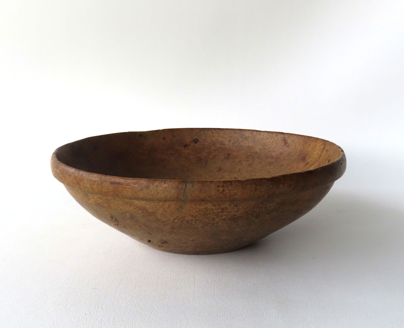 A beautiful American ash burl bowl with shaped rim and slender construction, late 18th century. Very (1 of 11)