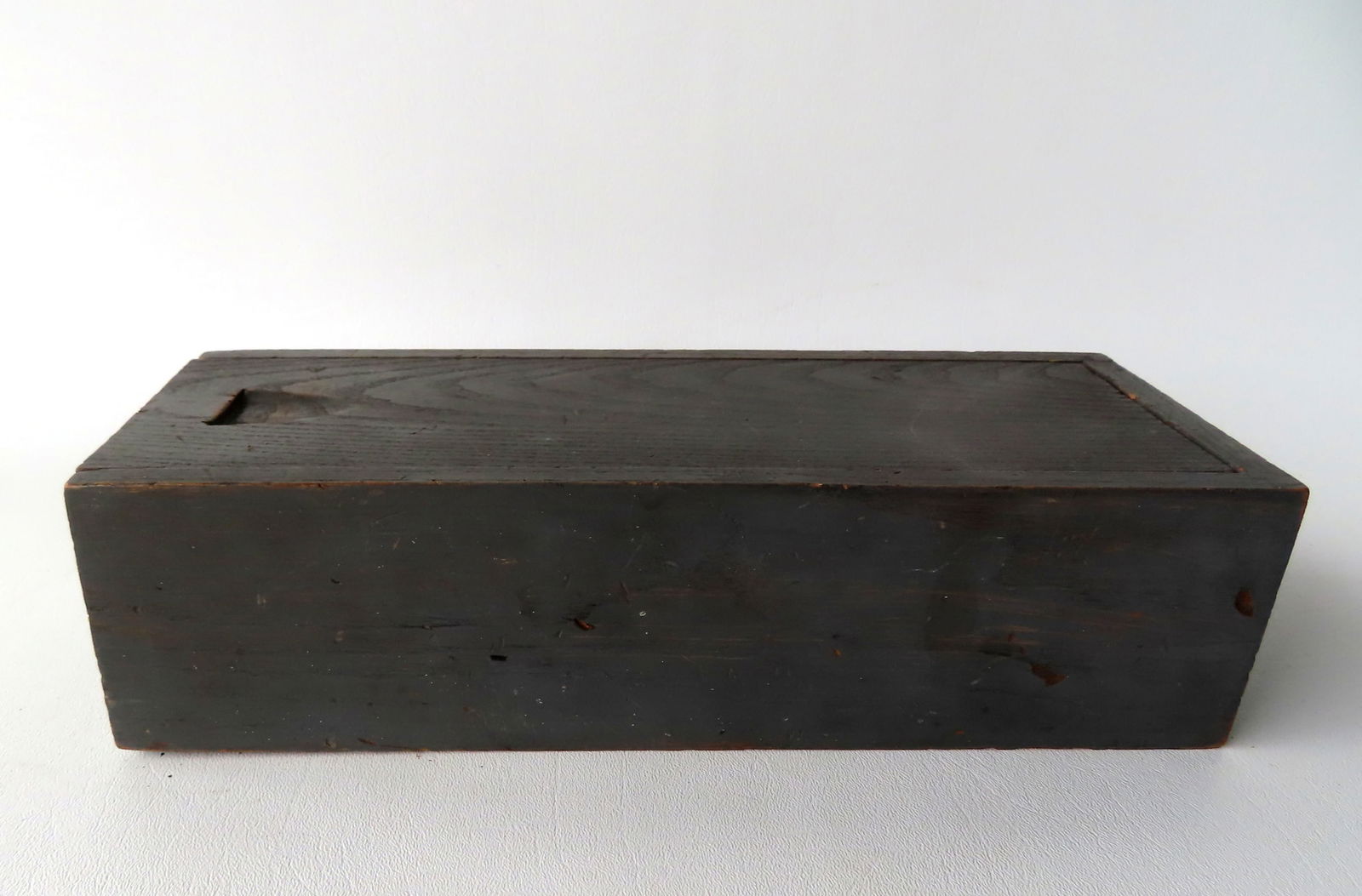 A small slide lid candle box in original gray-green paint, 19th century, very good condition. 12 (1 of 9)
