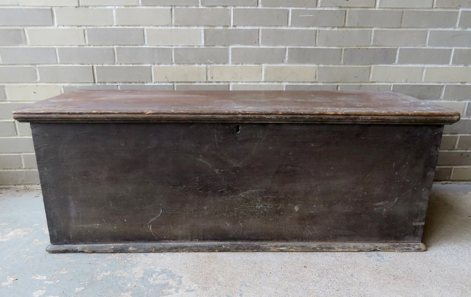 A good primitive Hudson Valley blanket box with rattail hinges, original till, and a very old: A good primitive Hudson Valley blanket box with rattail hinges, original till, and a very old shellac finish over original blue paint. Note the heart shaped decoration around the escutcheon. The shell