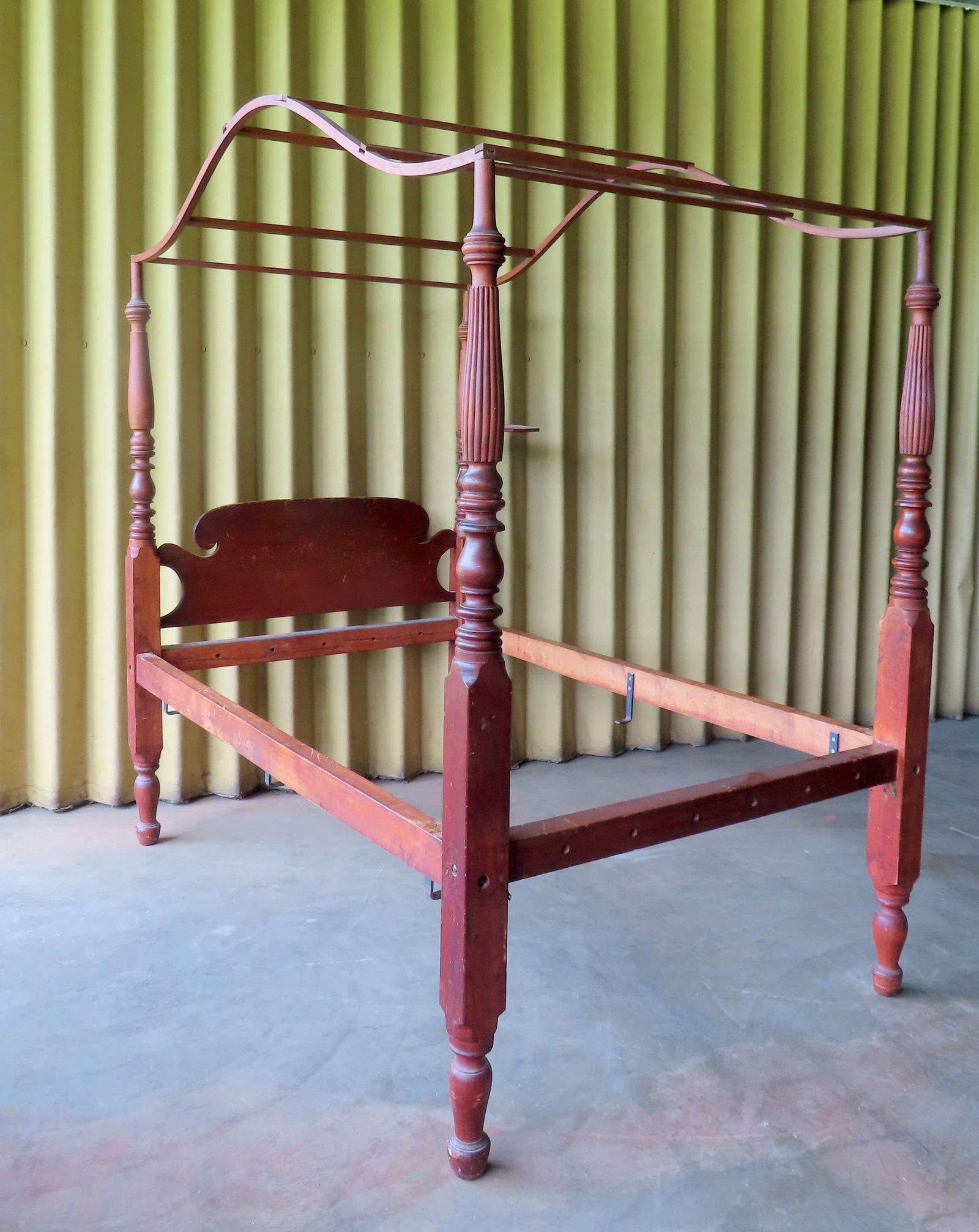 A Sheraton birch canopy 4 poster bed with a shaped pine headboard, New England, early 19th century. (1 of 15)