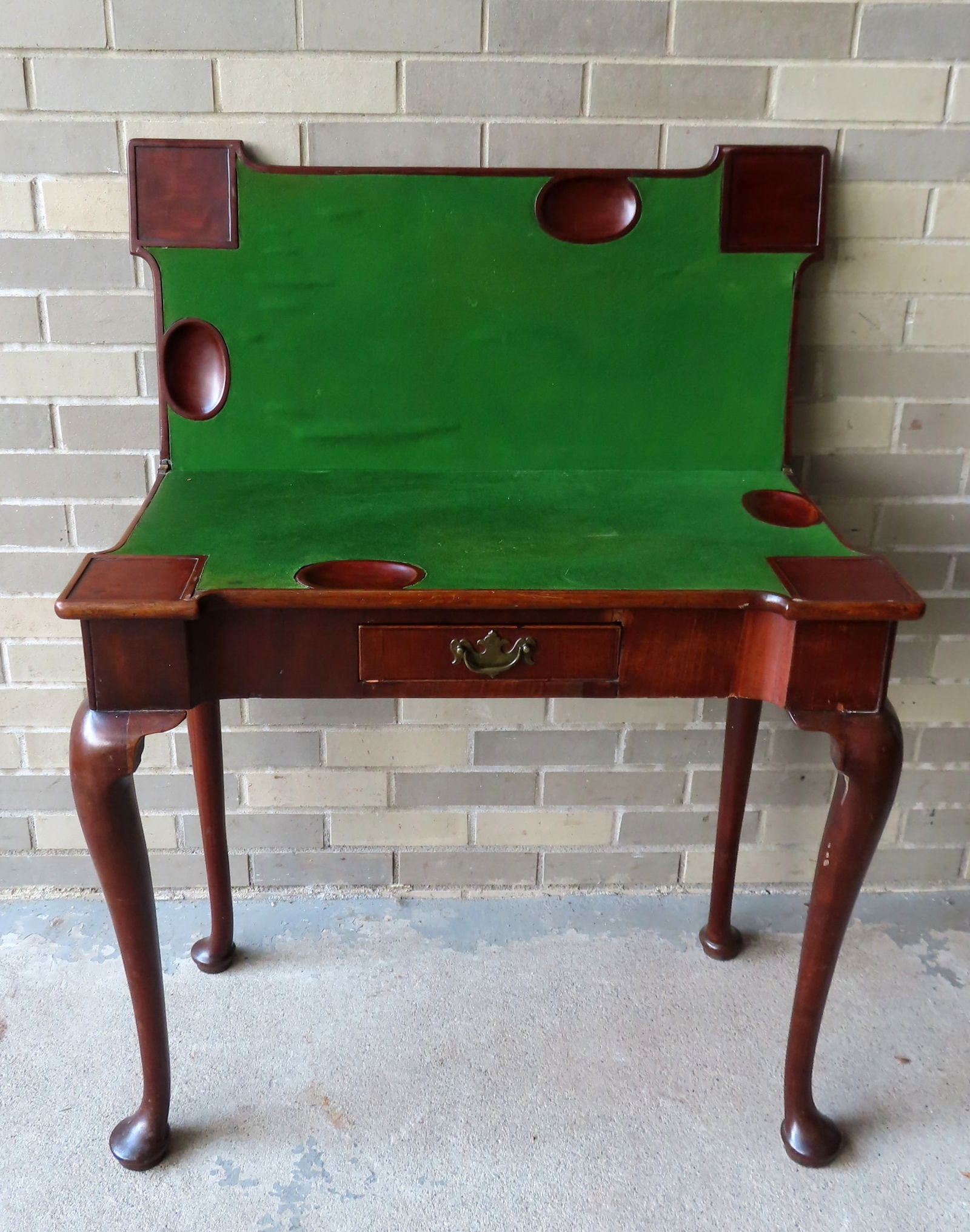 A very fine mahogany Queen Ann period flip-top game table having a serpentine front, cabriole legs (1 of 20)