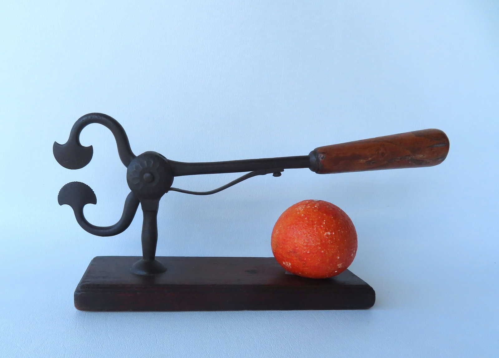 A very fine iron sugar cutter with wooden handle, mounted on wooden base, 19th century, very good (1 of 8)