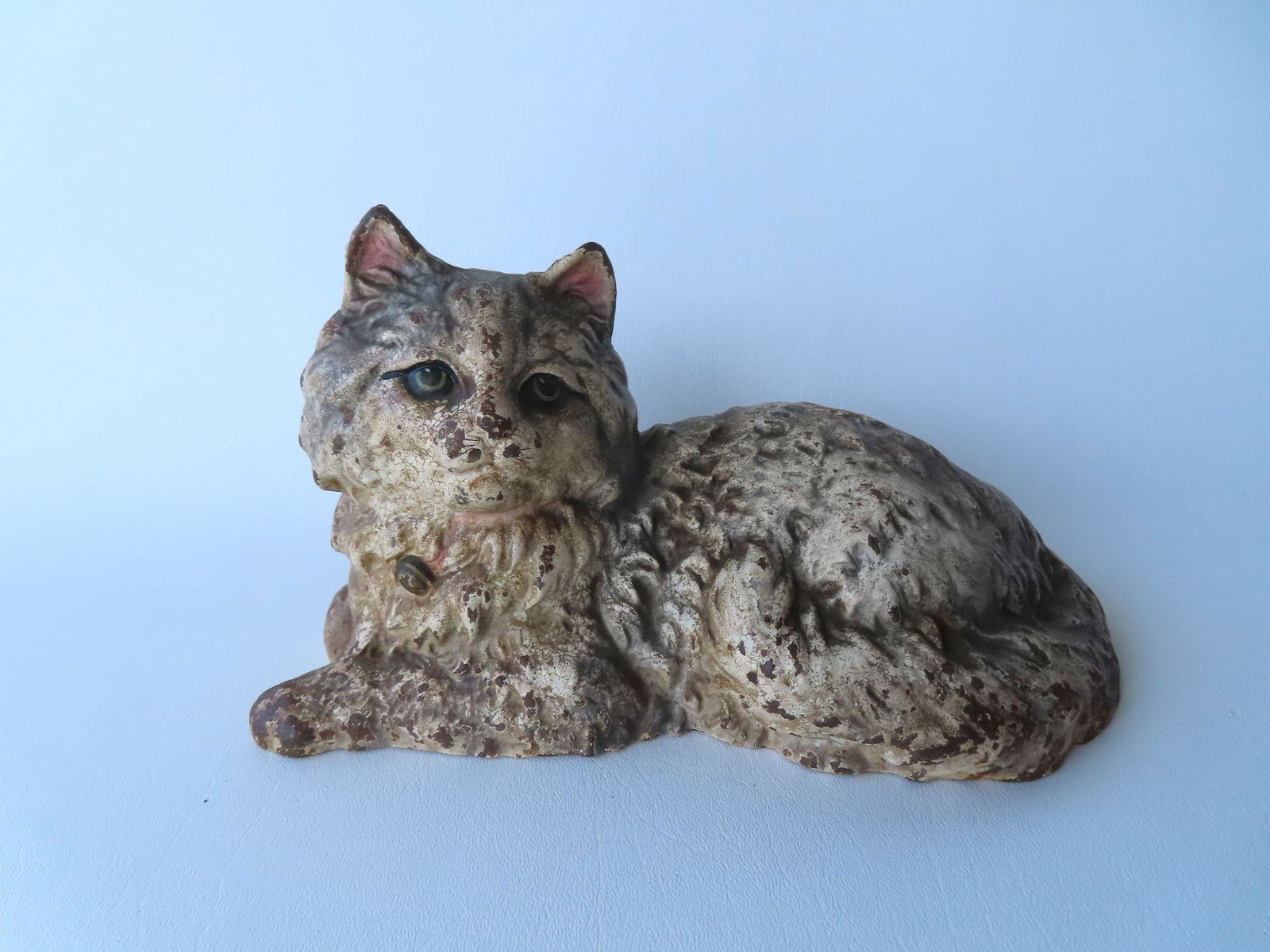 A cast iron resting cat door stop in original white paint, signed Hubley - needs cleaning, else very (1 of 4)