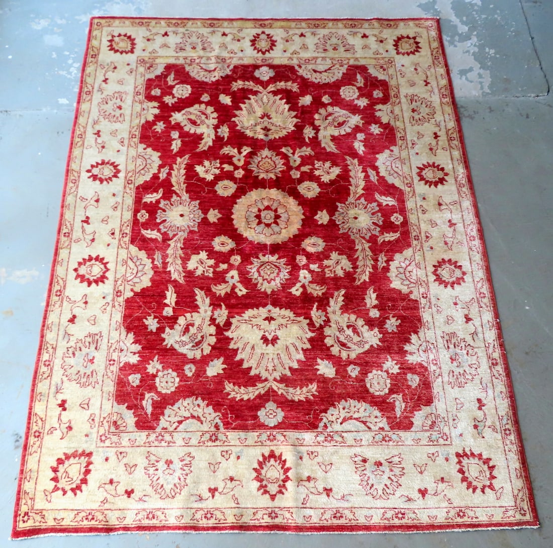 A small room size hand knotted oriental rug, probably late 20th century, in very good condition. (1 of 8)