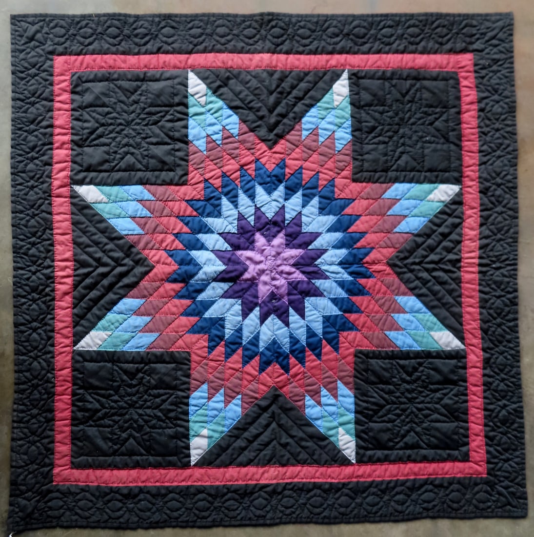 An Amish wall hanging quilt, all hand sewn and in very good condition, mid 20th century. Measures (1 of 4)