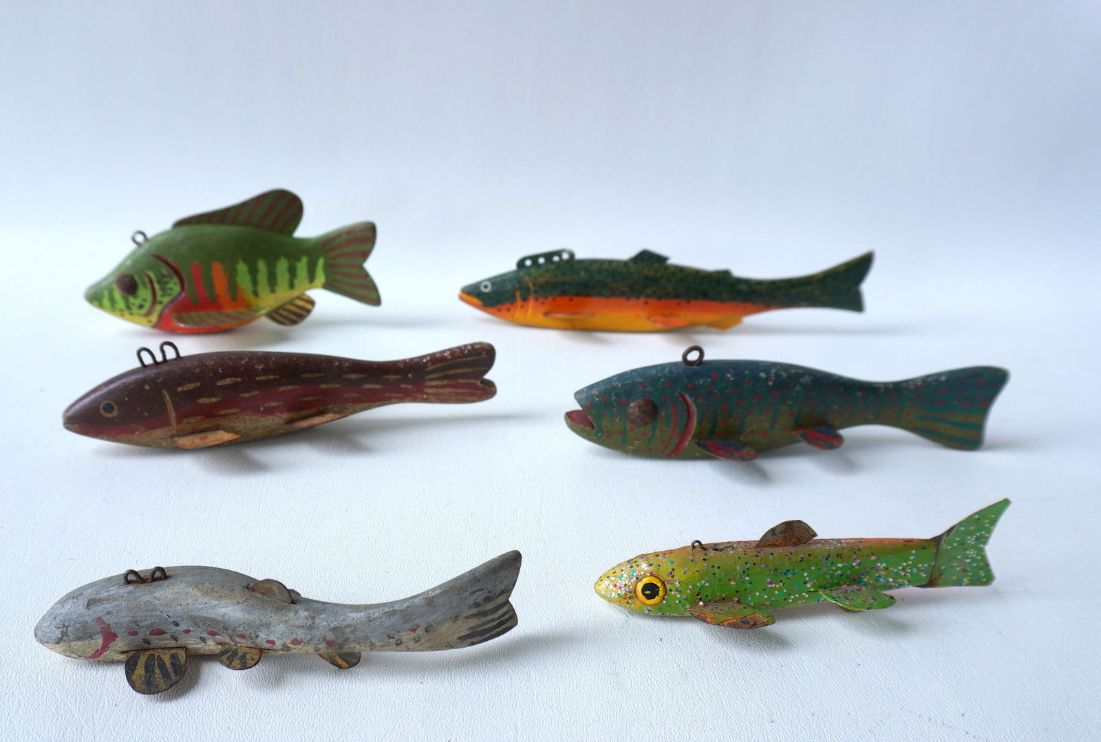 Grouping of 6 carved wooden ice fishing decoys with metal fins, all in original paint and in good (1 of 20)
