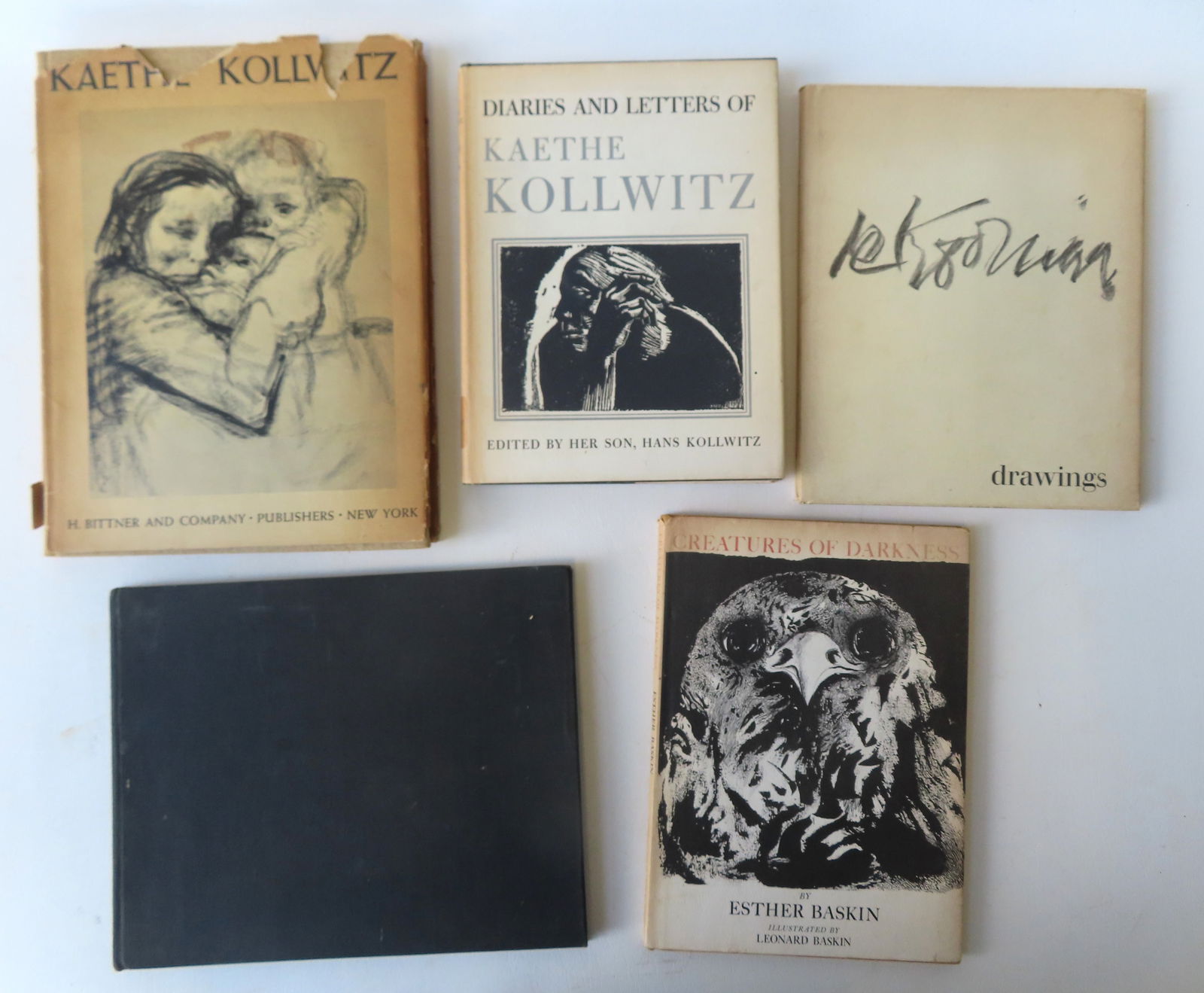 Five various art books including 2 illustrated by Leonard Baskin, "De Kooning" drawings published in (1 of 5)