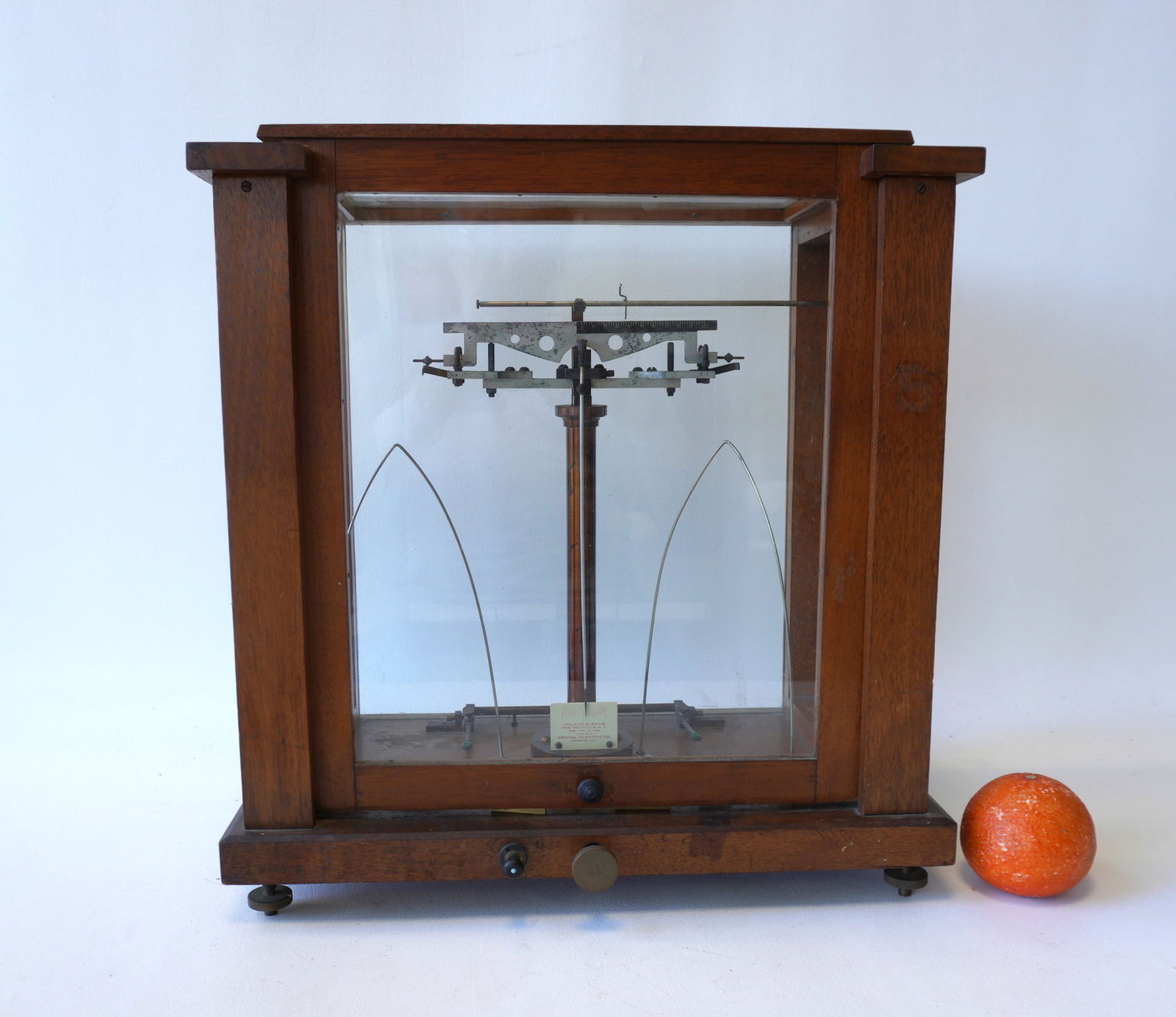 Scientific Balance Scale signed Voland & Sons, New Rochelle NY, patent 1912. (1 of 10)