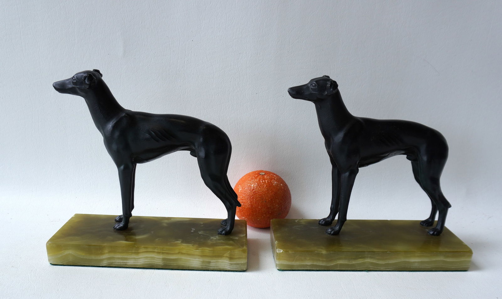 A pair of Art Deco Greyhound metal bookends on onyx base, 1920-30. (1 of 8)
