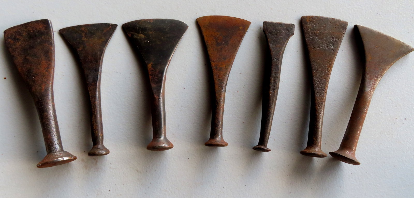 Grouping of 7 shipwright's caulking tools, 19th century, 2 with fluted edges.: Grouping of 7 shipwright's caulking tools, 19th century, 2 with fluted edges. All in good condition. The largest 5 5/8"L.