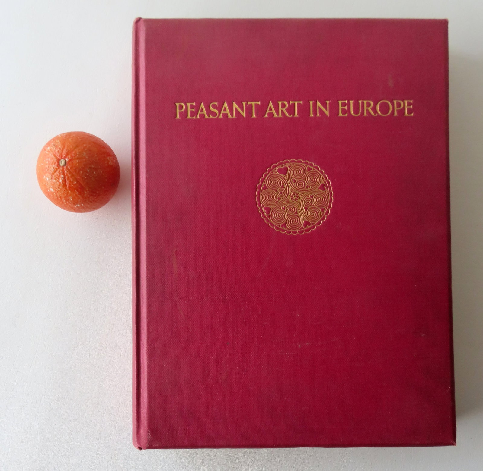 Book titled "Peasant Art In Europe", arranged by H. Th. Bossert. First edition, published by E.: Book titled "Peasant Art In Europe", arranged by H. Th. Bossert. First edition, published by E. Weyhe NY 1927 - printed in Germany. Contains 100 full page colored plates and 32 full page black and whi