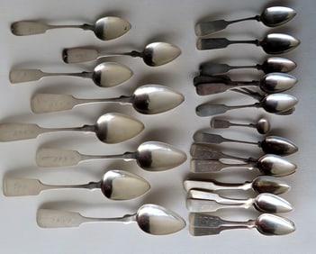Grouping of 26 Poughkeepsie NY coin silver dinner spoons and teaspoons, all signed A, Henderson