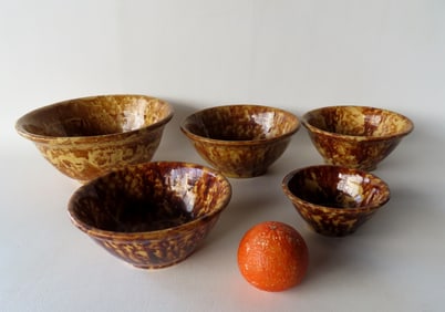 Grouping of 5 spongeware mixing bowls, all with normal use wear on interior, else very good