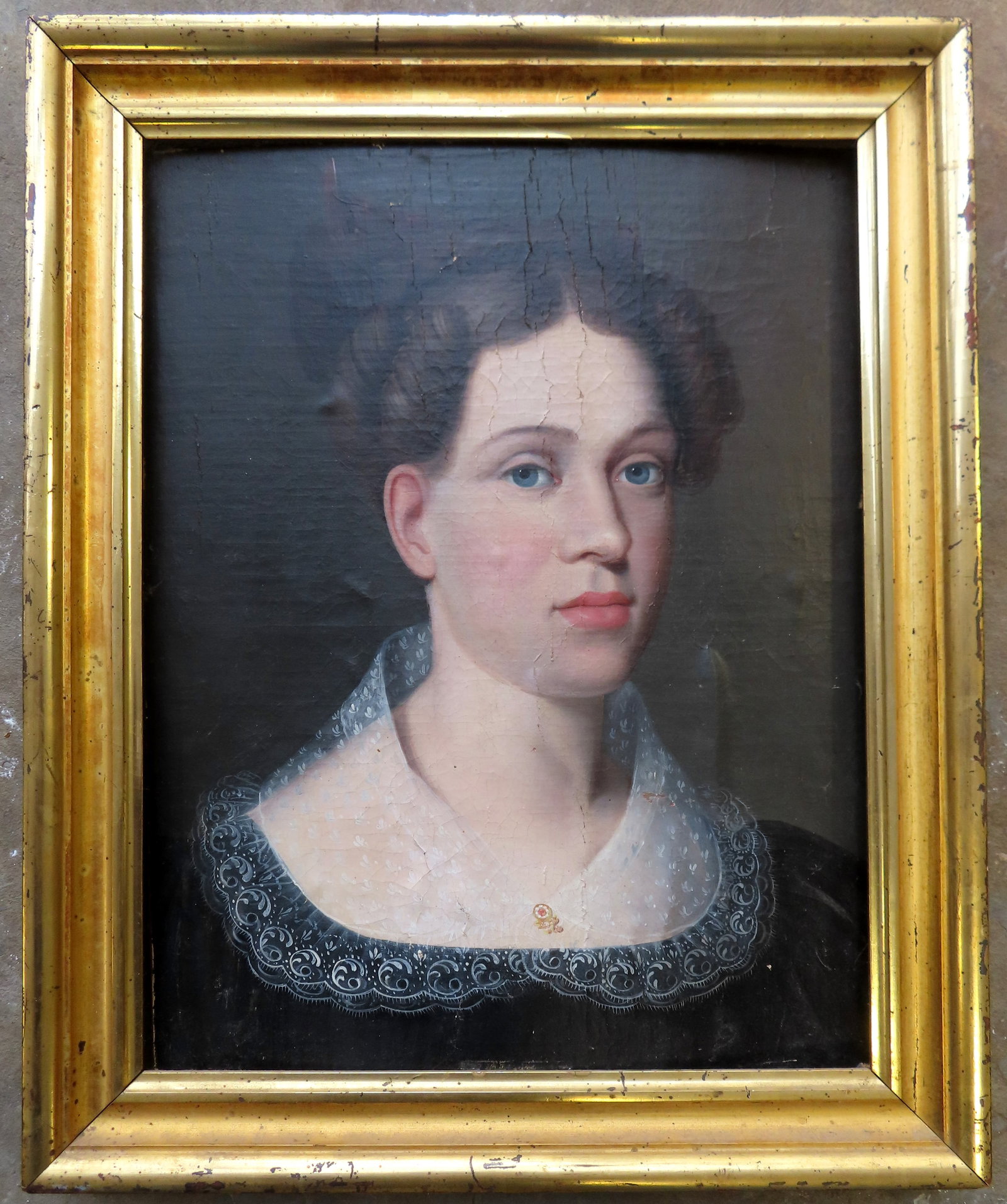 Oil on poplar wood panel - Portrait of a lady in lemon gold frame - 19th century.: Portrait of a lady wearing lace collar, on paper applied to a poplar wood panel, housed in an early 19th century lemon gold frame, both early to mid 19th century. The lemon gold frame in good conditio