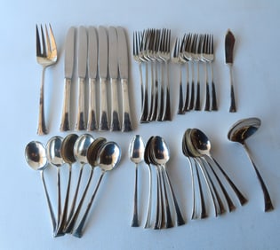 Sterling flatware set, service for 6 by International in "Serenity" pattern. Includes 12 teaspoons,