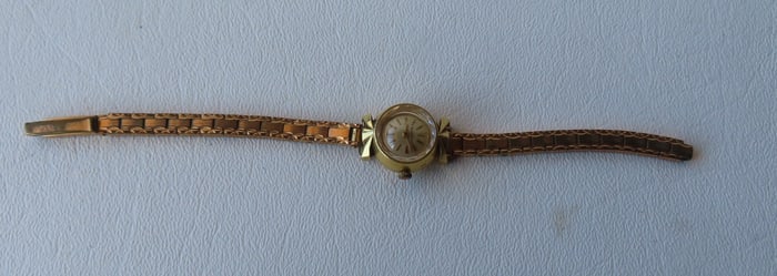 Bueche Girod 18K Yellow Gold Ladies Wrist Watch, Swiss Made - watch only, band is gold plated. The