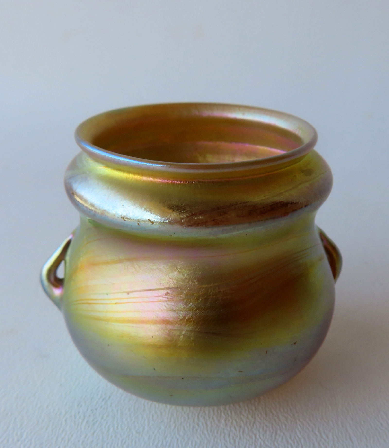 A miniature Tiffany  iridescent gold double handled bowl etched in base "L.C.T. / 175A" - excellent (1 of 8)