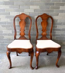 Two high quality mahogany Queen Ann side chairs with slip seats, shaped apron, cabriole legs leading