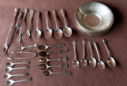 Grouping of sterling silver including an engraved child's presentation cereal bowl engraved "Harriet