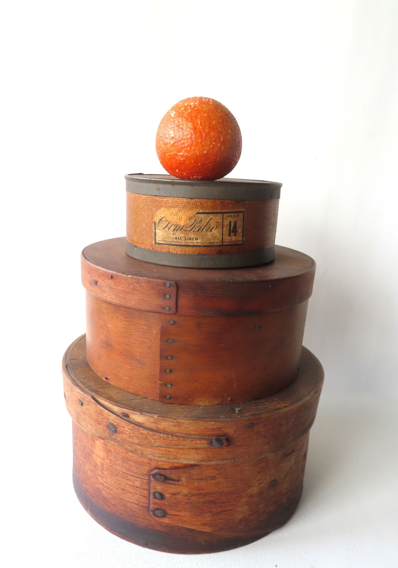 Grouping of 2 pantry boxes and 1 wooden collar box, all in good condition. The largest measures 10: Grouping of 2 pantry boxes and 1 wooden collar box, all in good condition. The largest measures 10 1/2" diameter x 5 1/2"H. All 19th century in good condition