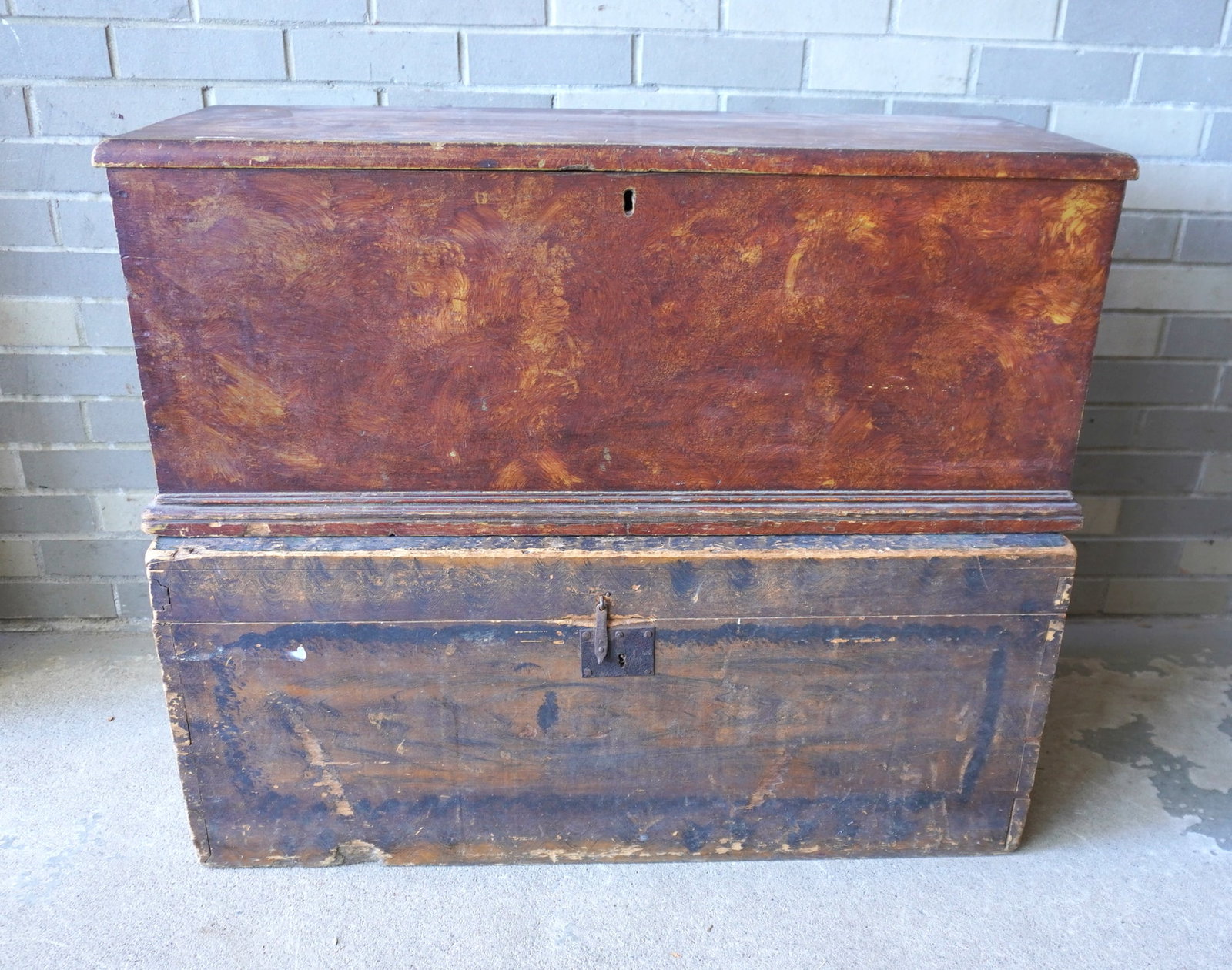 Two sponge decorated primitive storage boxes. The first in butternut with interior till and molded: Two sponge decorated primitive storage boxes. The first in butternut with interior till and molded base with square nail construction - minor use wear and overall very good condition, circa 1870 - mea